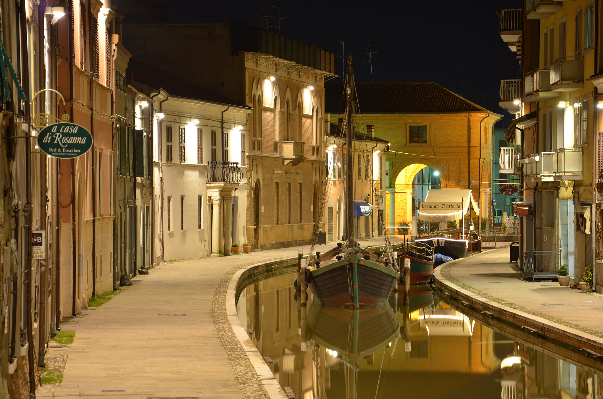 Comacchio (Photo license: CC BY-NC-SA 2.0)